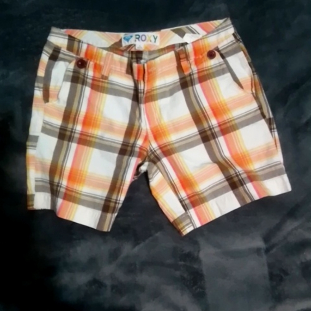 Roxy burmuda shorts, size 5 peach, yellow and tan plaid colors